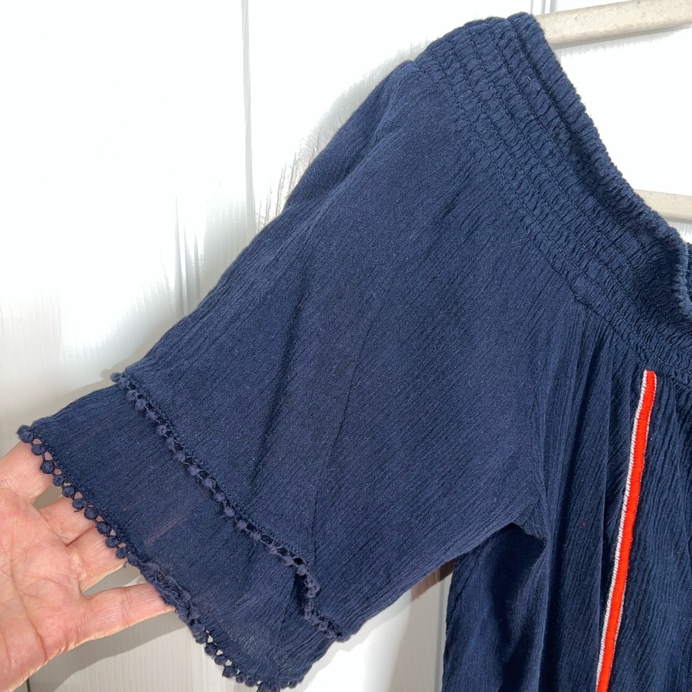 Crown & Ivy Navy Embroidered Off-Shoulder Peasant Top Sz 1X - Picture 7 of 7